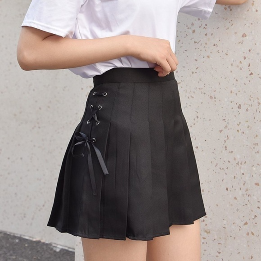 Black‎ Pleated Mini Skirt With Shorts Size Small No Brand No Tags Tie on side